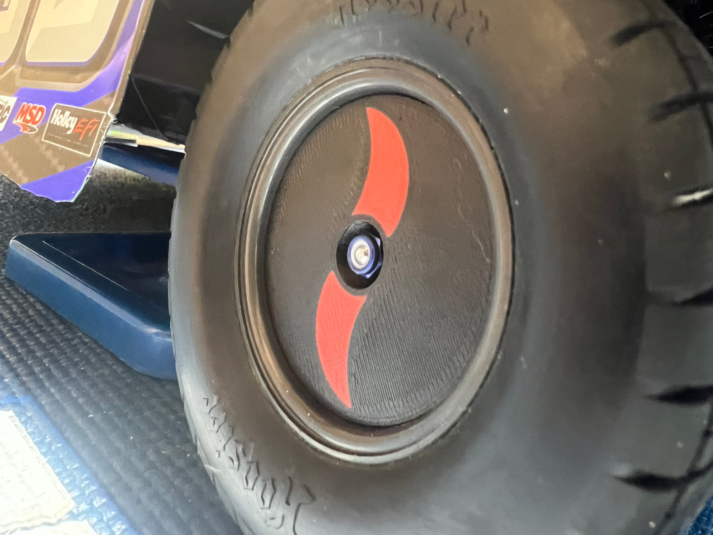 Low-Profile Defender Style Mud Plug for Traxxas Late Model/Modified