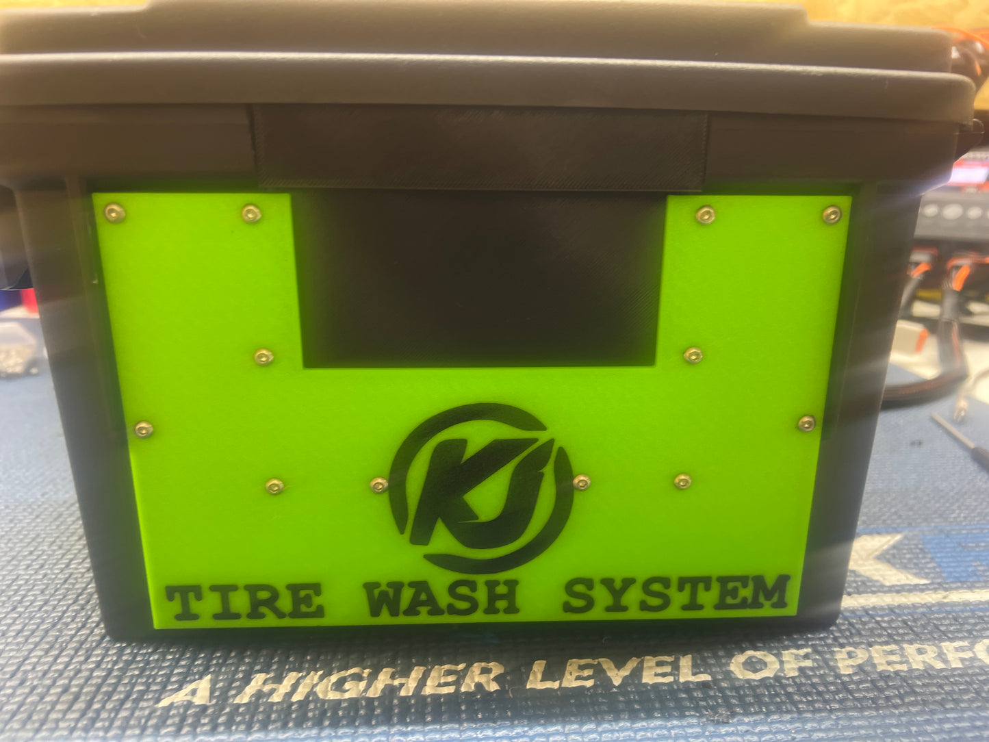 Tire Cleaning System for 1/10 Scale Tires