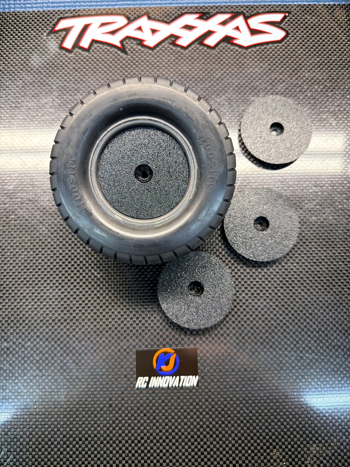 Low-Profile Unbreakable Single Color Mud Plug - For Traxxas Late Model/Modified