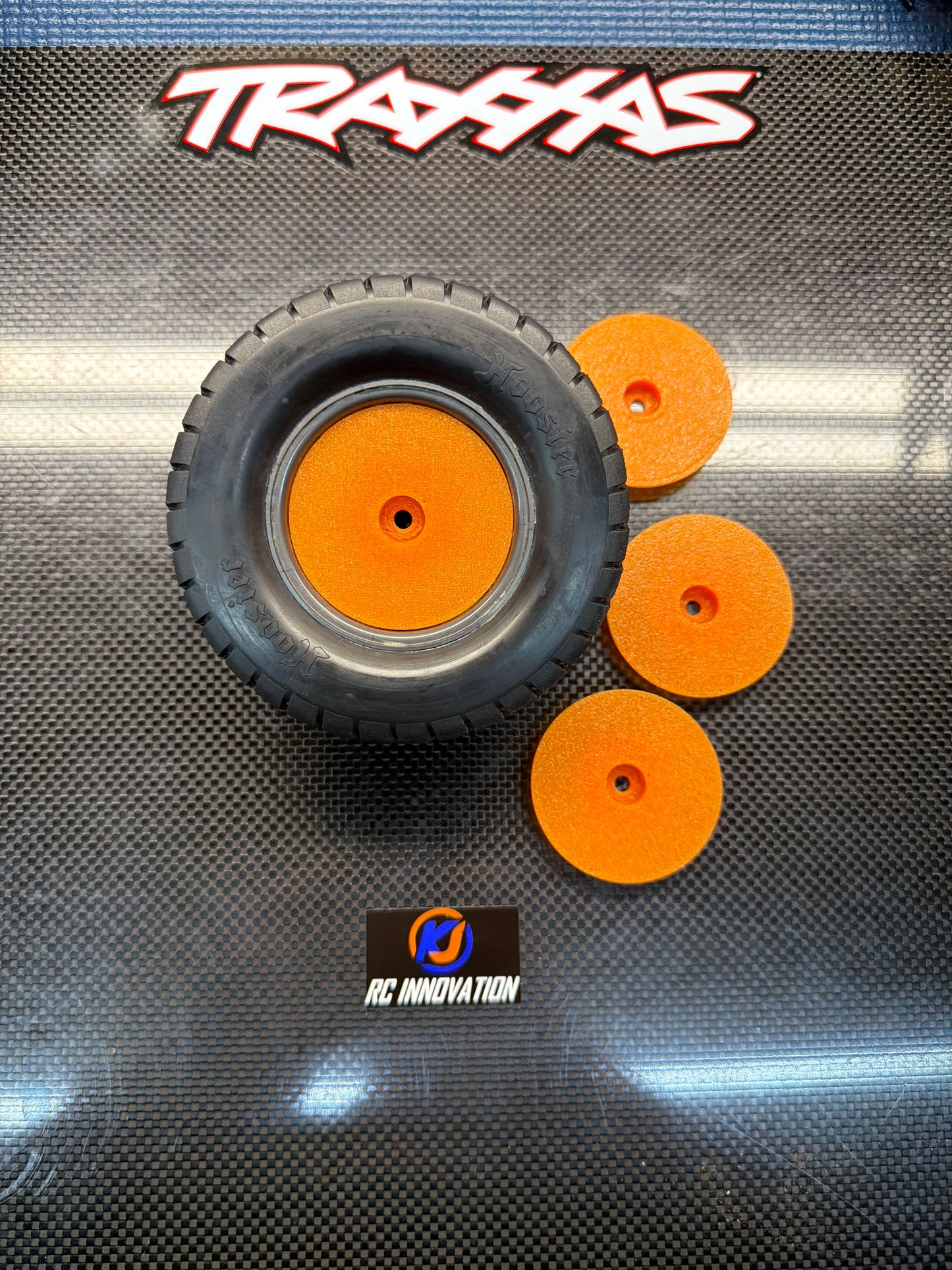 Low-Profile Unbreakable Single Color Mud Plug - For Traxxas Late Model/Modified
